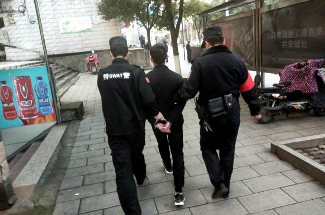 男子醉酒驾驶交通肇事逃逸,出门"兜风"现场被抓