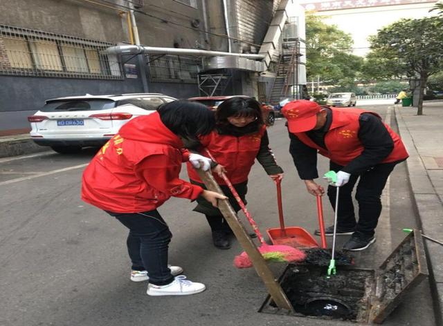 点赞！青山街道一"衡阳群众"获赠实名制马甲
