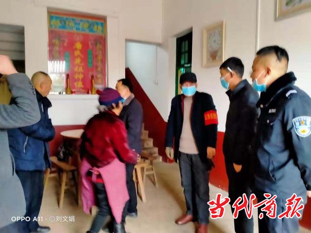防控在基层:衡阳县岣嵝乡两级书记在一线 防控责任扛在肩