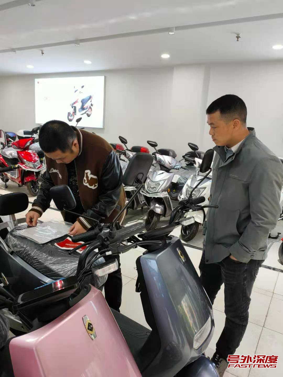 衡阳市石鼓区市监局开展低速三四轮电动车市场专项监督检查