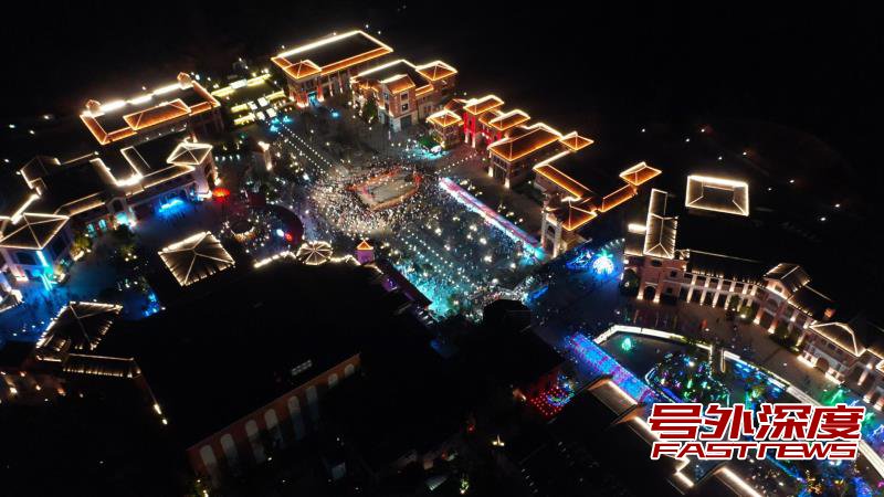 南岳:杜鹃红似火 美景入画来