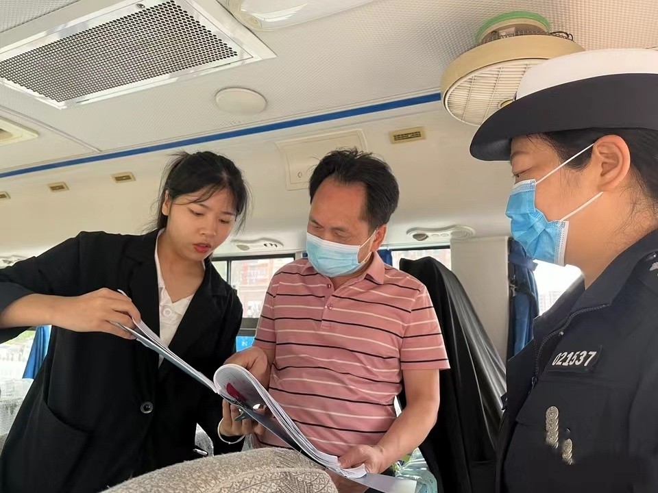 衡阳市蒸湘区开展校车安全专项整治行动